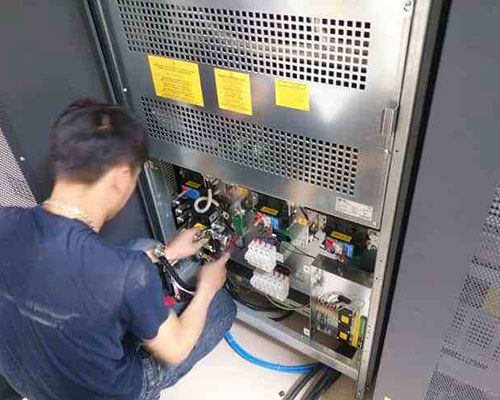 bảo trì và kiểm tra bộ lưu điện UPS