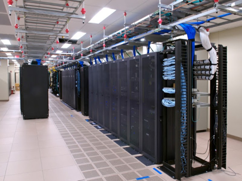 UPS chuyên dụng cho hệ thống máy chủ